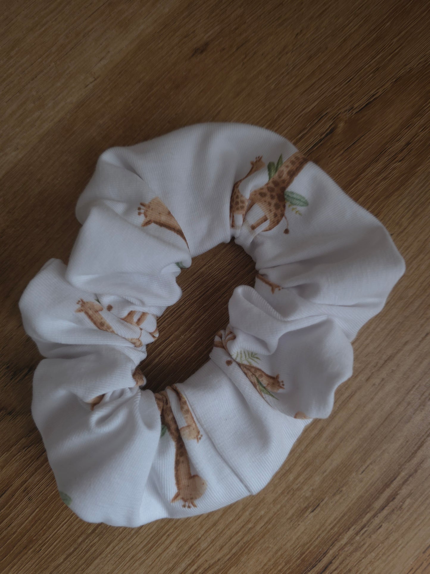 Kerttu Giraffe Scrunchie
